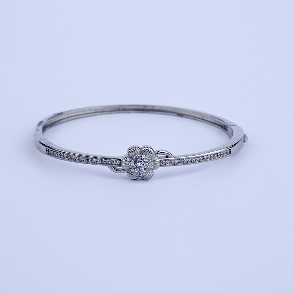 Delicate Diamond With Flower Bracelet